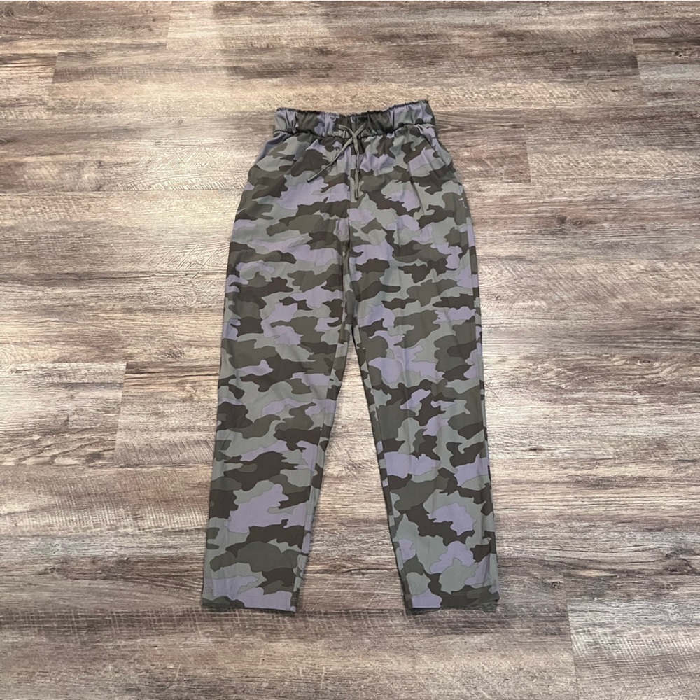 Lululemon Keep Moving Pant 7/8 High-Rise Heritage 365 Camo Dusky Lavender, Sz 4 - Picture 10 of 10